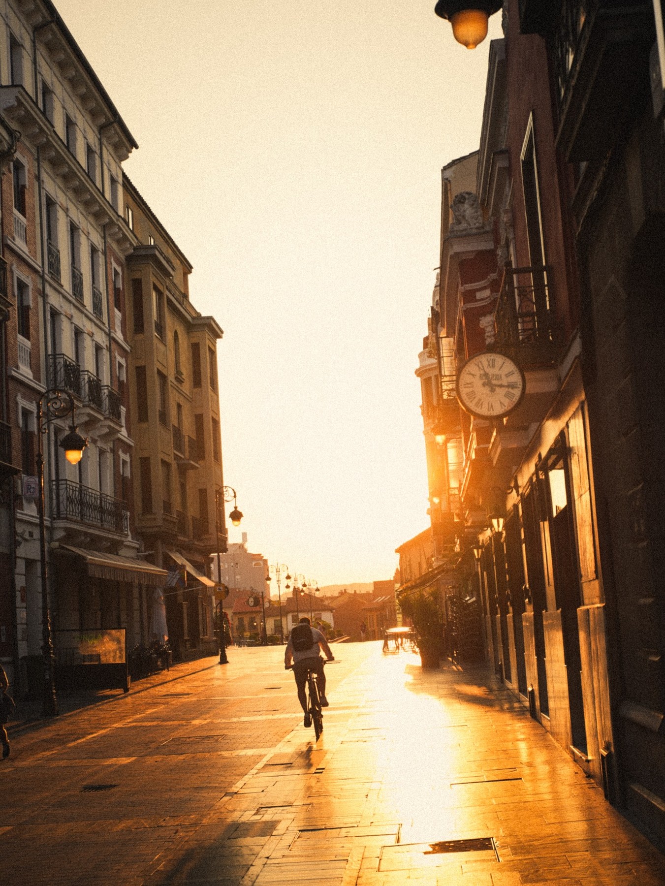 Sunrise in Burgos · 3