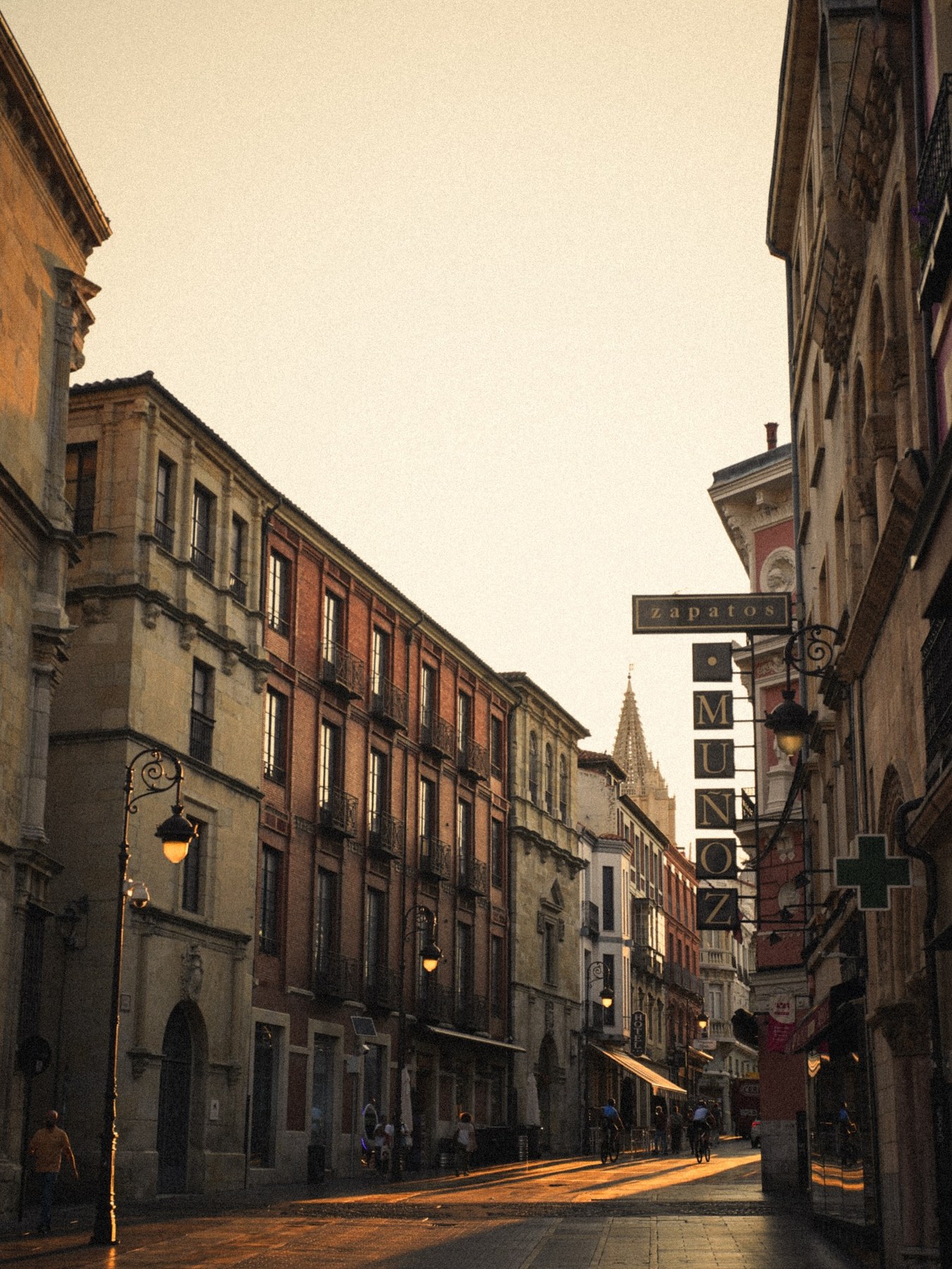 Sunrise in Burgos · 4