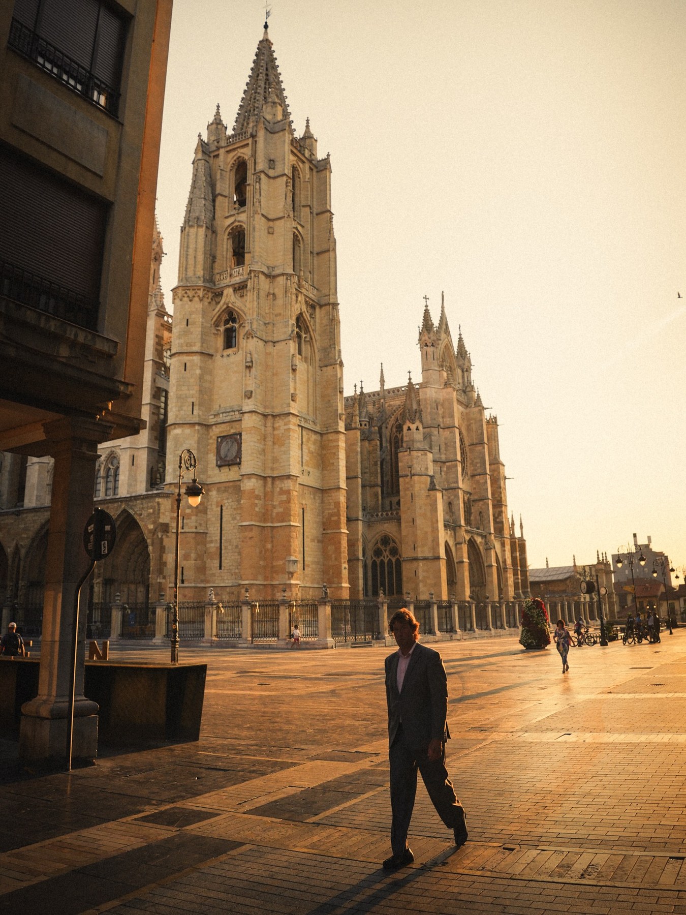 Sunrise in Burgos · 5