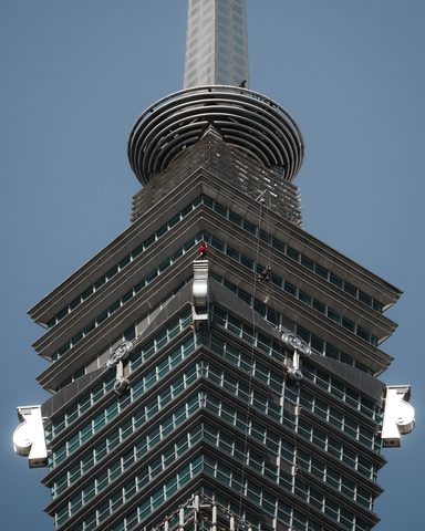 赤手獨攀台北101 · 7